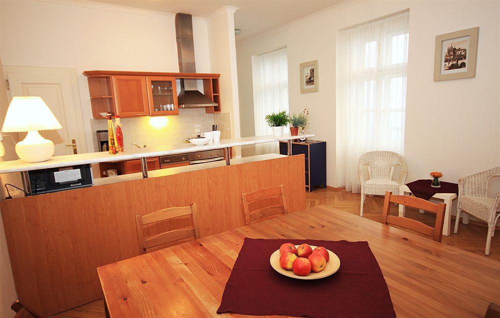 Leo Apartments Old Town Прага Экстерьер фото