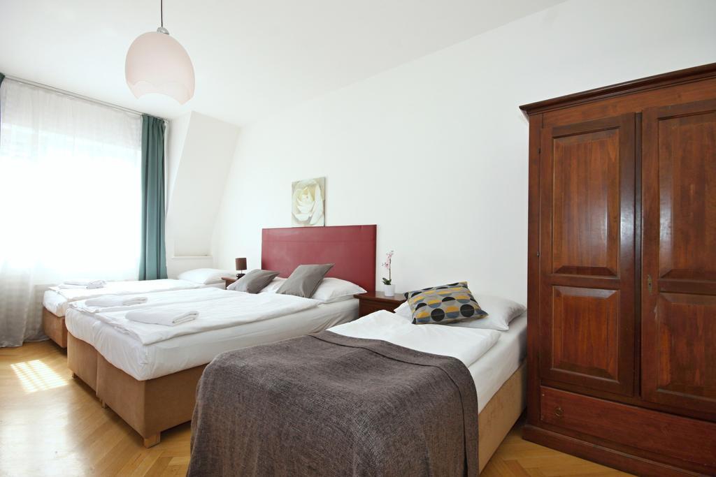Leo Apartments Old Town Прага Номер фото