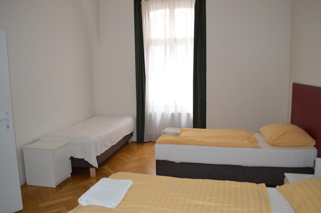 Leo Apartments Old Town Прага Экстерьер фото