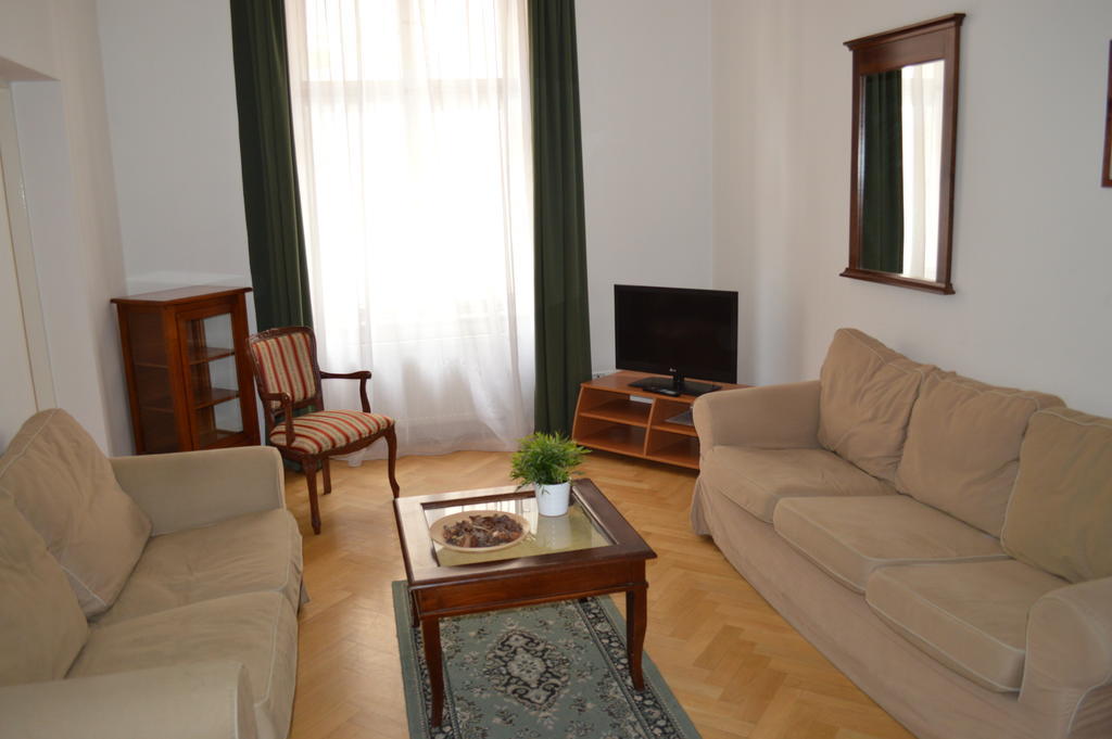 Leo Apartments Old Town Прага Экстерьер фото