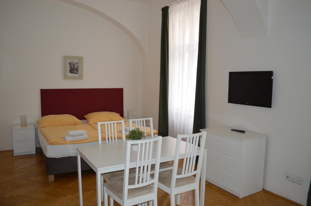 Leo Apartments Old Town Прага Экстерьер фото