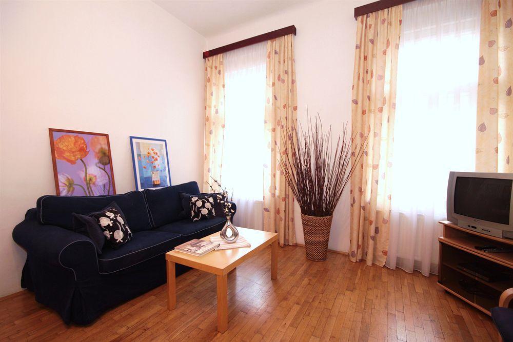 Leo Apartments Old Town Прага Номер фото