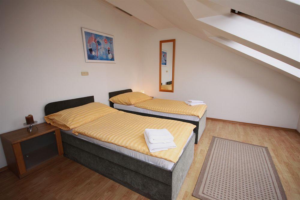 Leo Apartments Old Town Прага Экстерьер фото