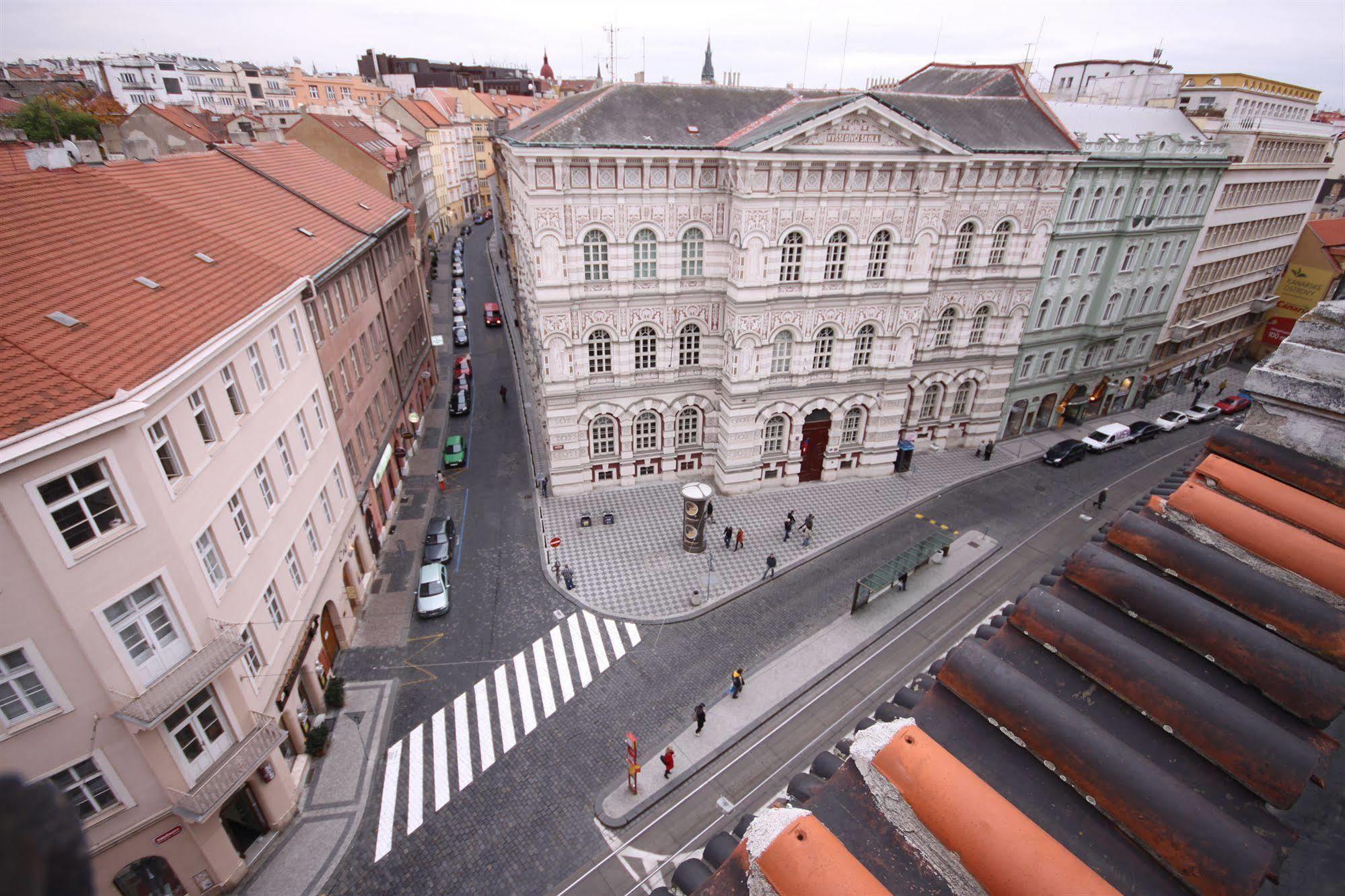 Leo Apartments Old Town Прага Экстерьер фото