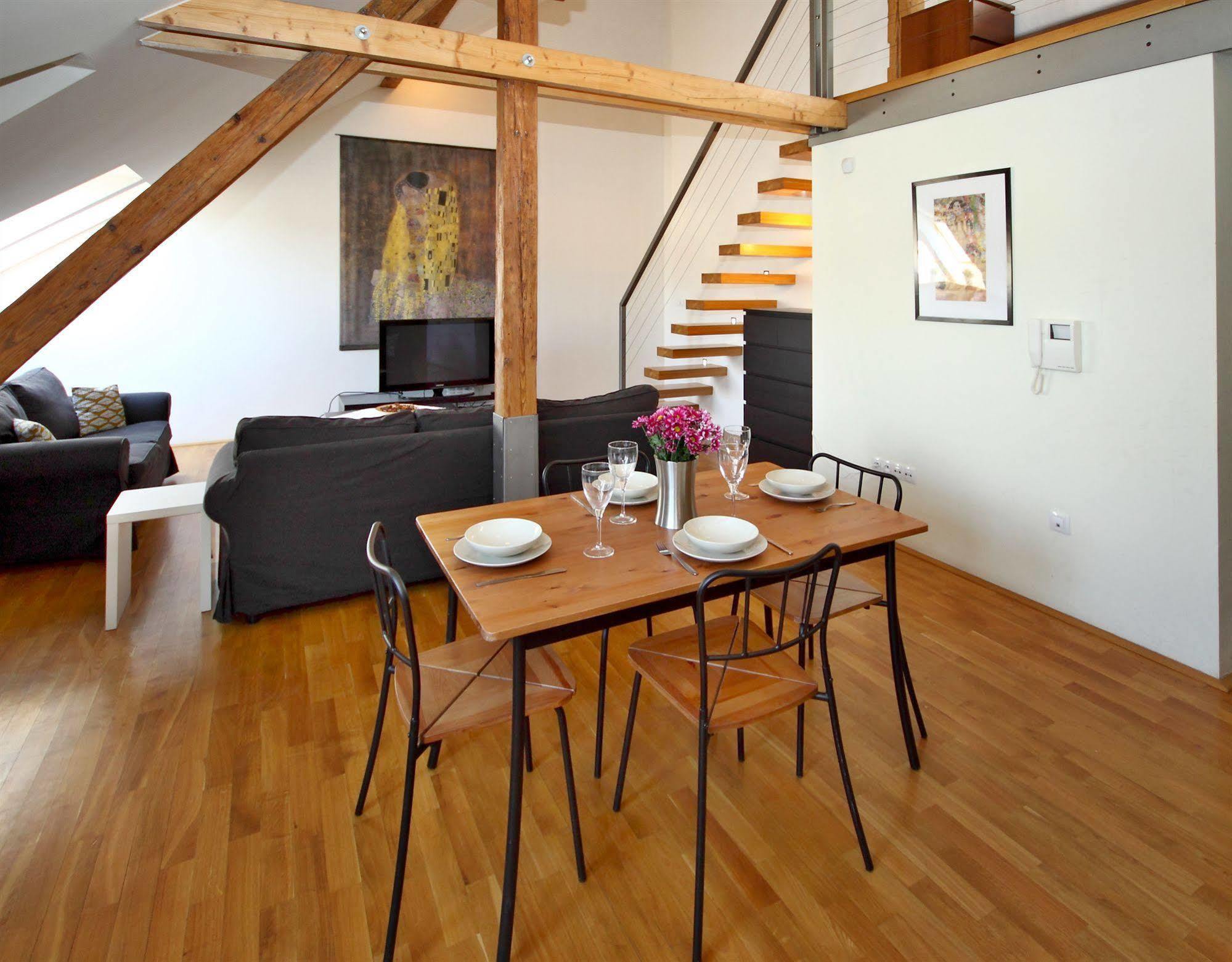 Leo Apartments Old Town Прага Экстерьер фото
