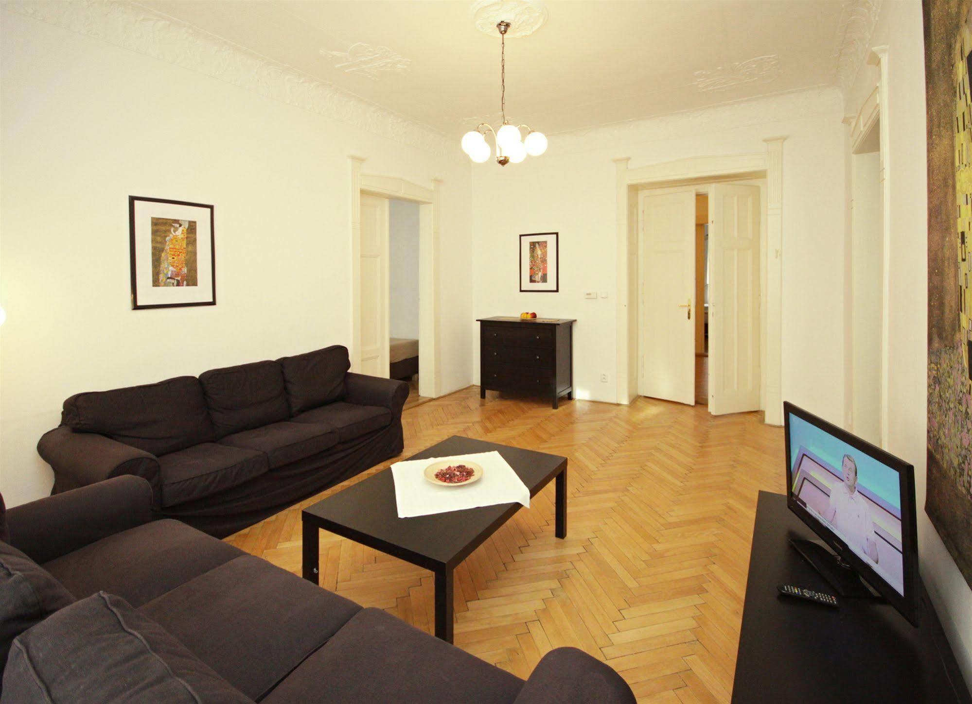 Leo Apartments Old Town Прага Экстерьер фото