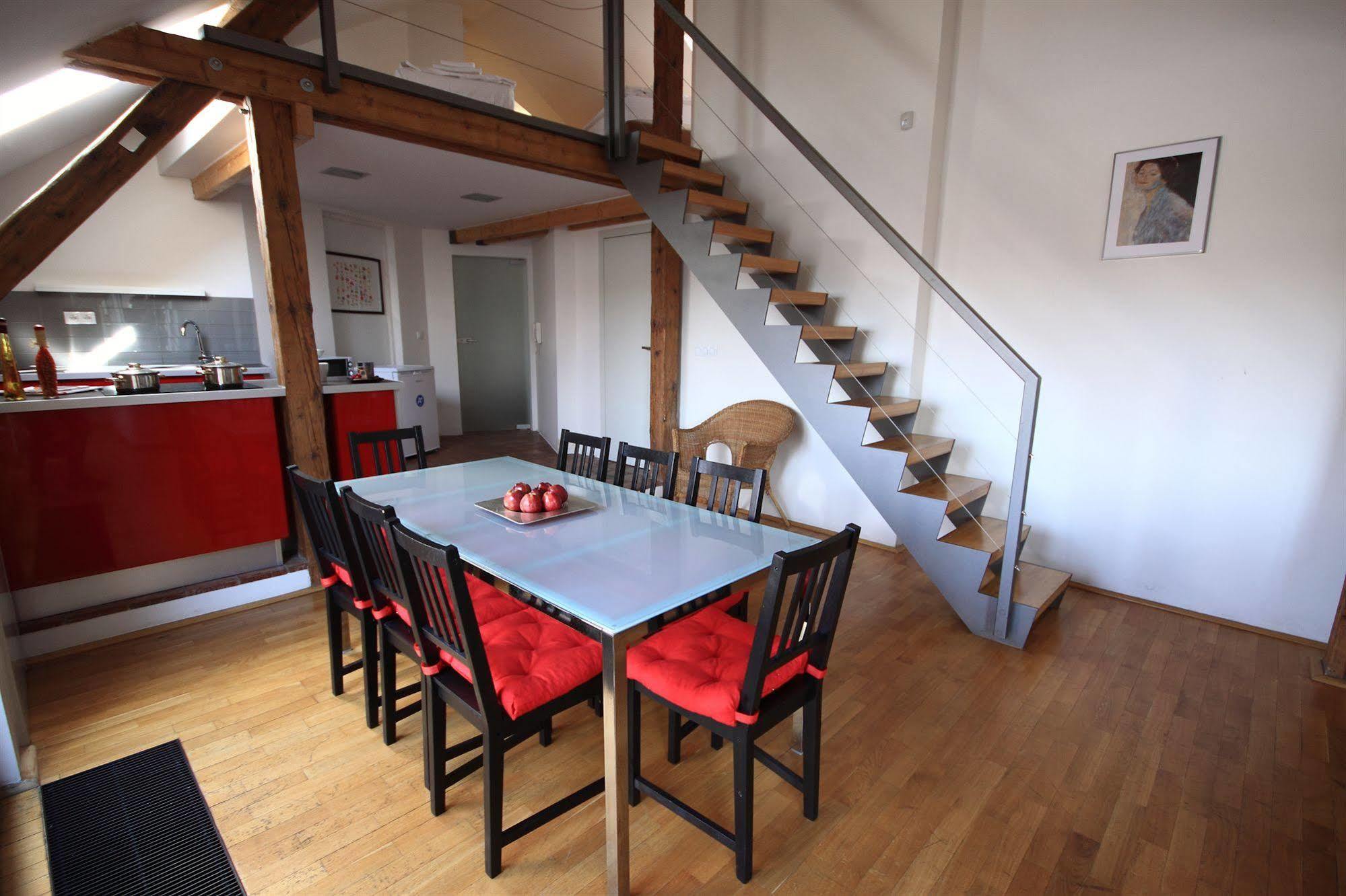 Leo Apartments Old Town Прага Экстерьер фото
