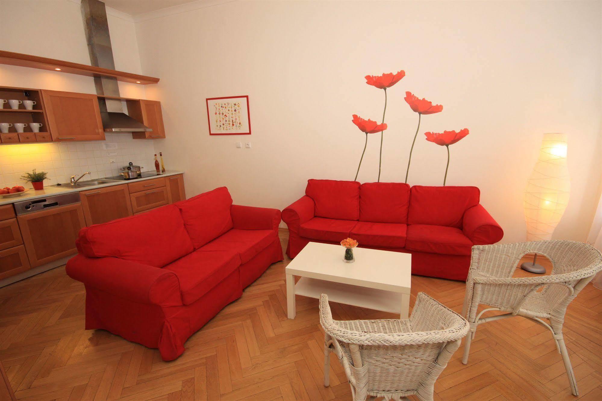 Leo Apartments Old Town Прага Экстерьер фото