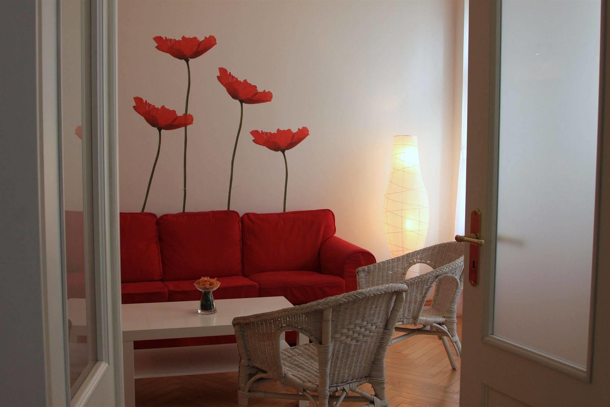 Leo Apartments Old Town Прага Экстерьер фото