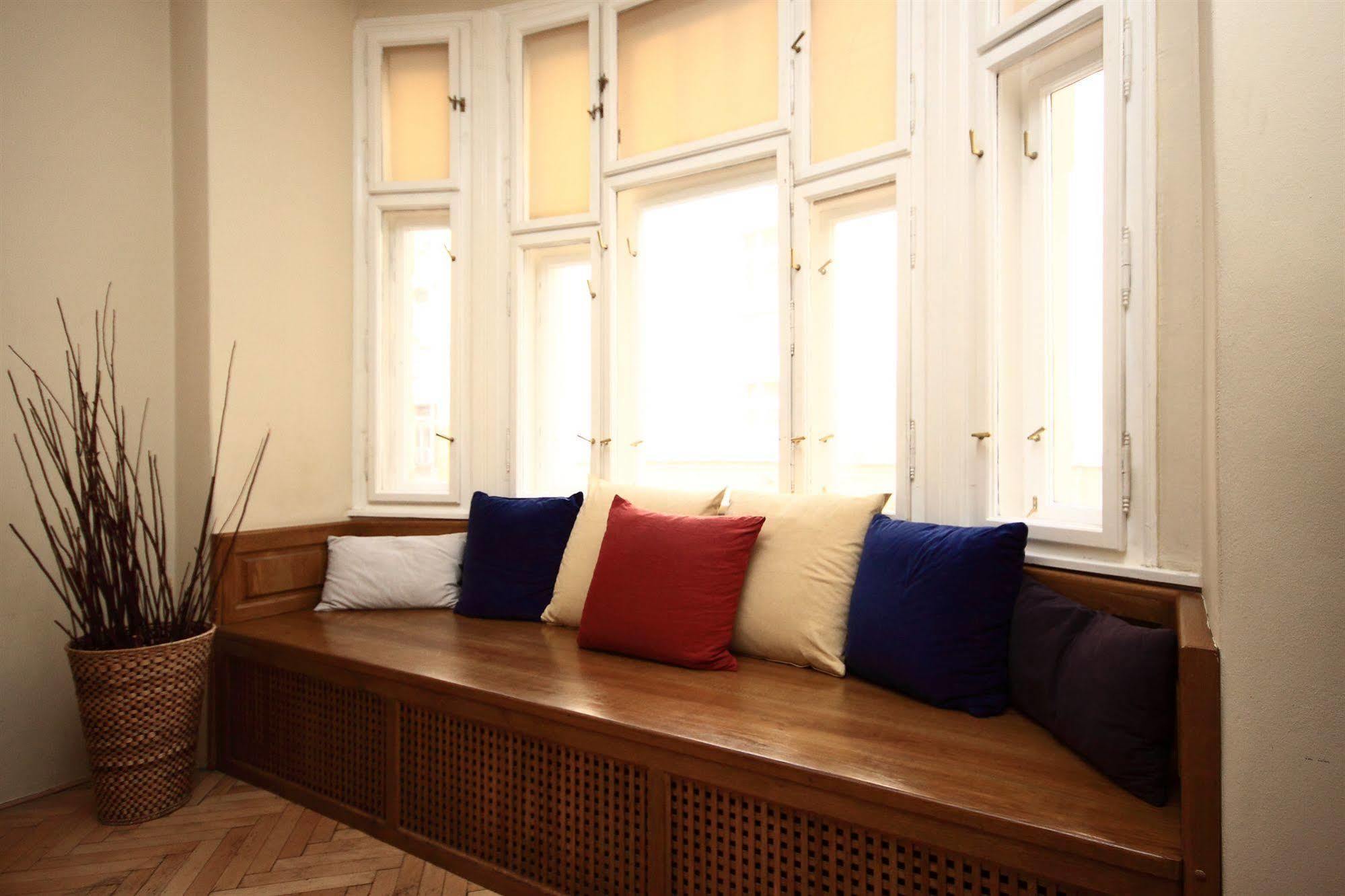 Leo Apartments Old Town Прага Экстерьер фото