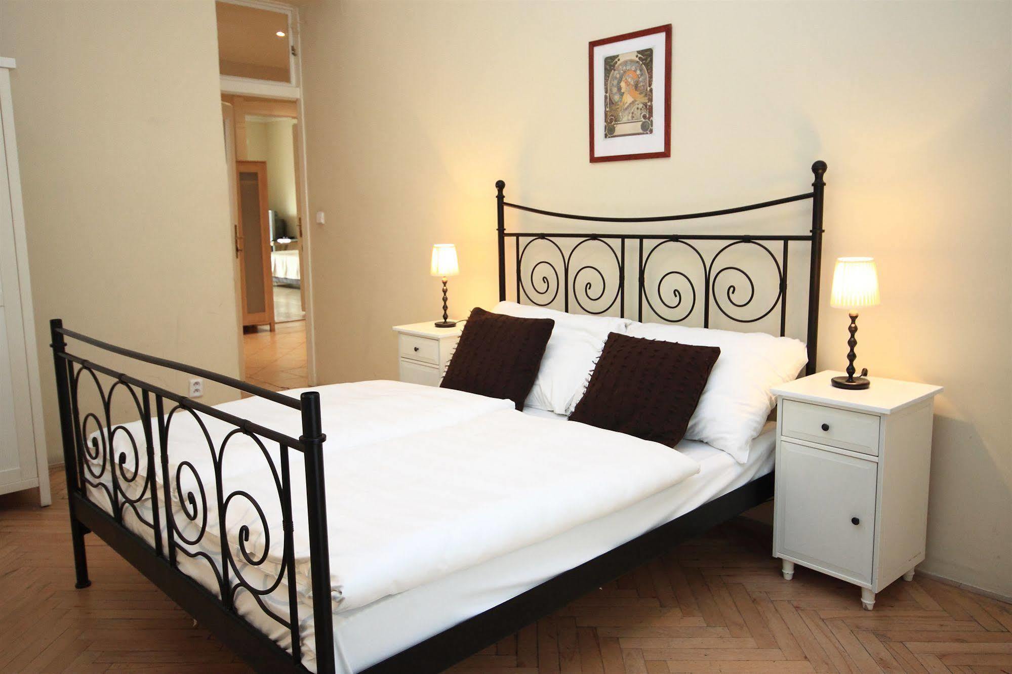 Leo Apartments Old Town Прага Экстерьер фото