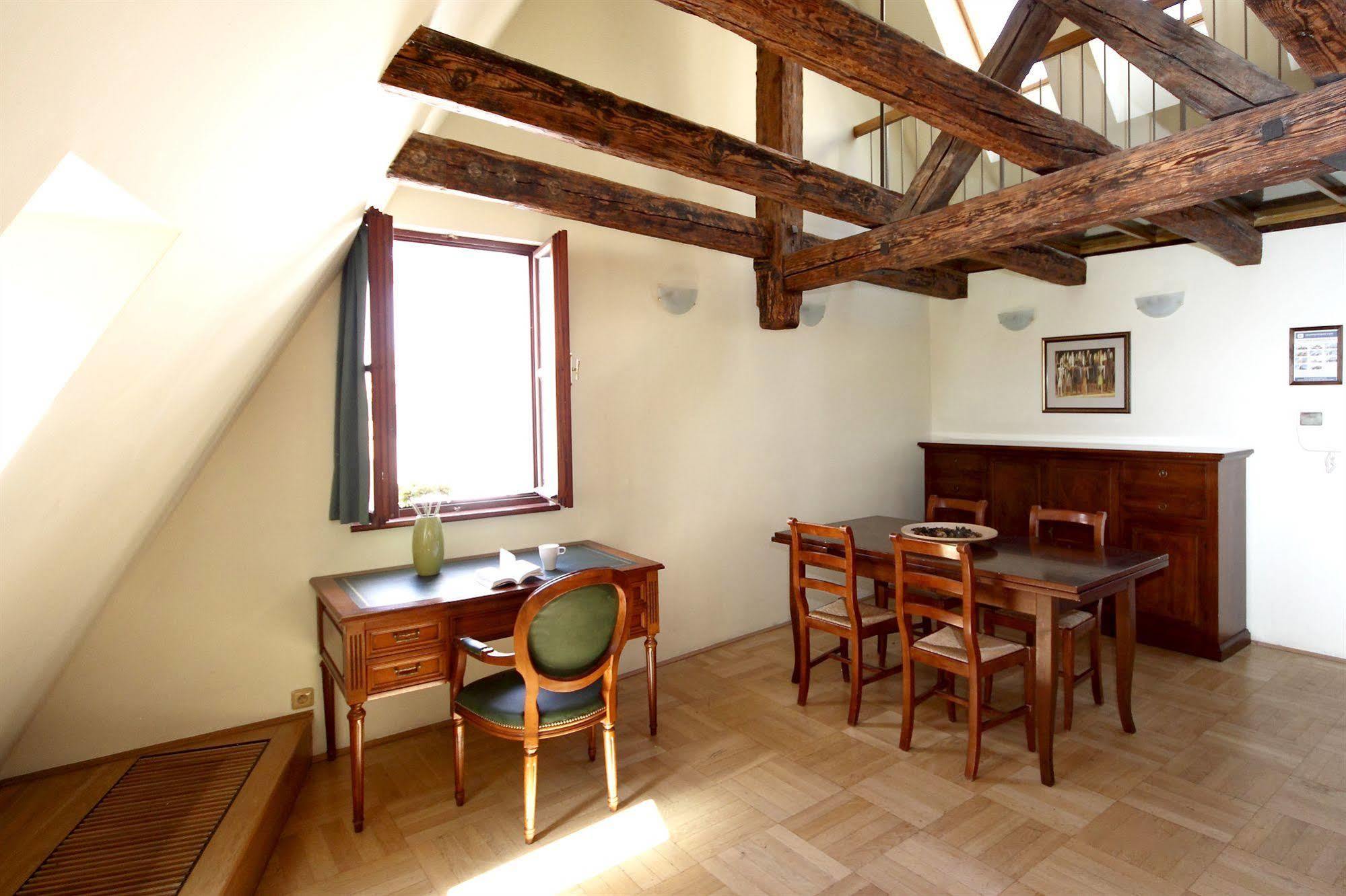 Leo Apartments Old Town Прага Экстерьер фото