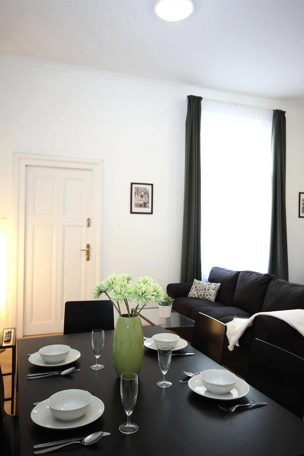 Leo Apartments Old Town Прага Экстерьер фото