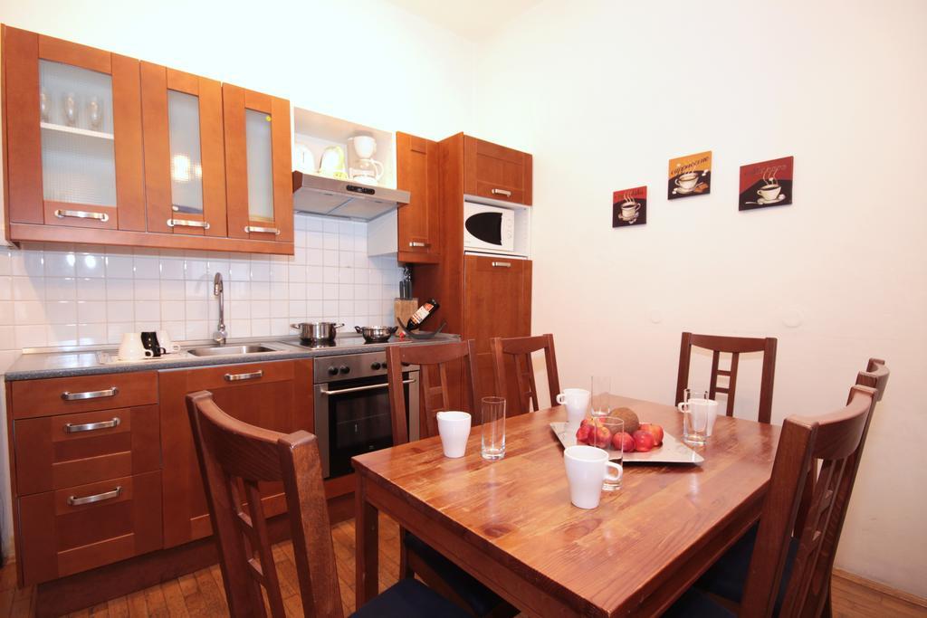 Leo Apartments Old Town Прага Экстерьер фото